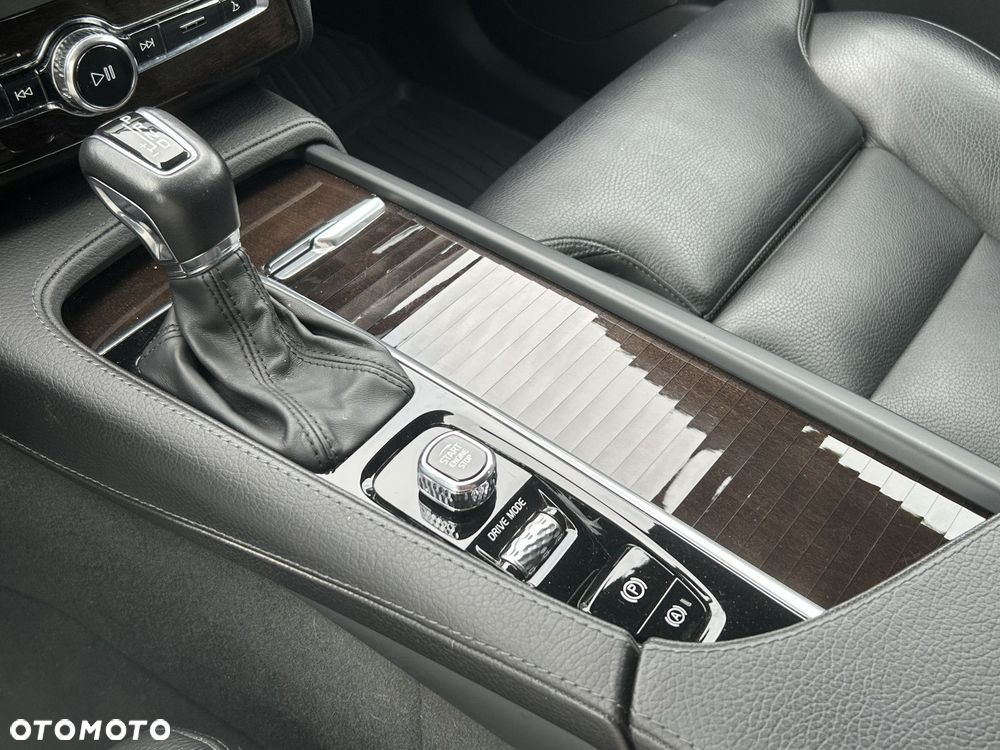 Volvo XC 90 - 21