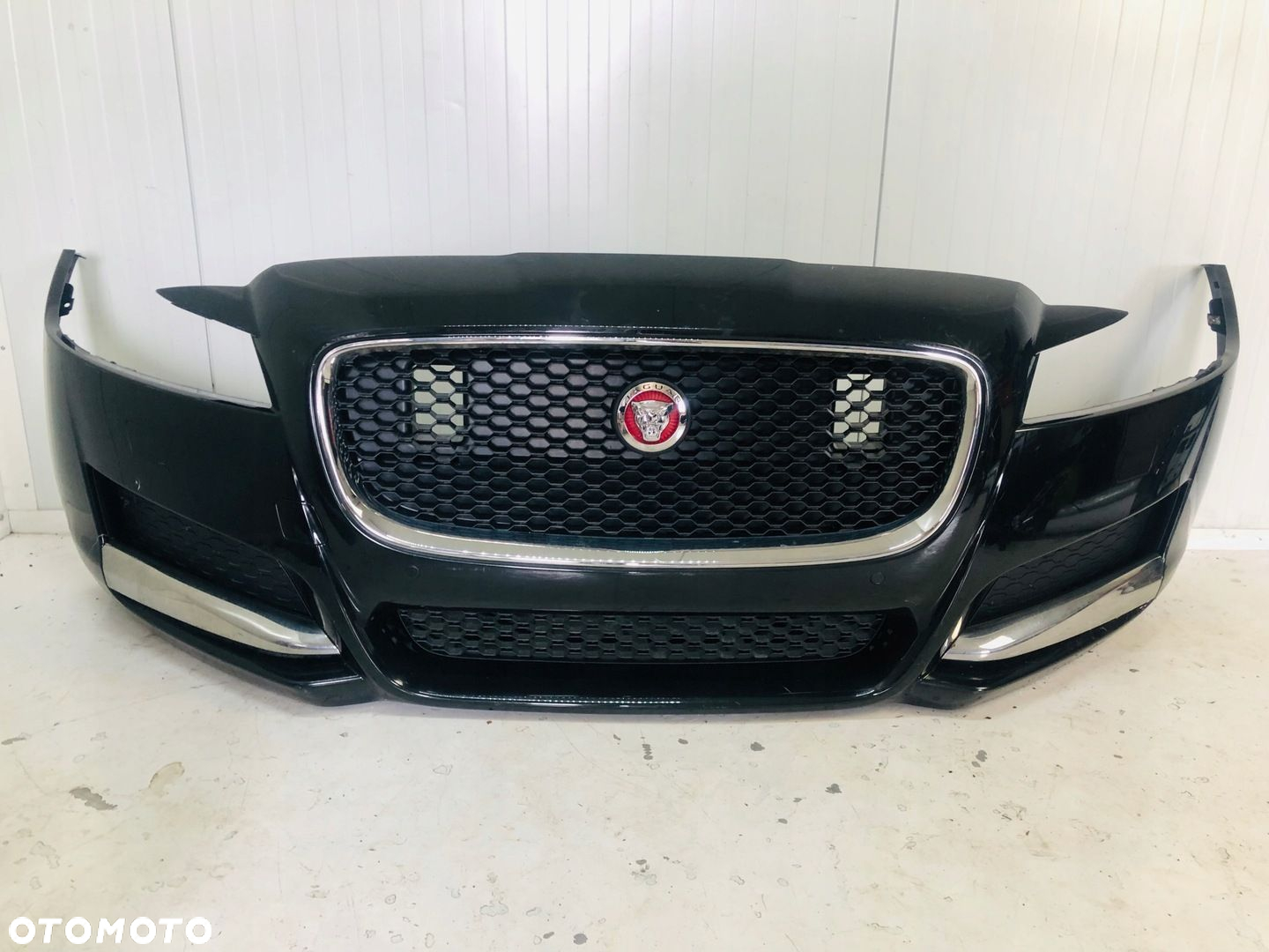 JAGUAR X260 XF ZDERZAK PRZÓD 4xPDC - 3