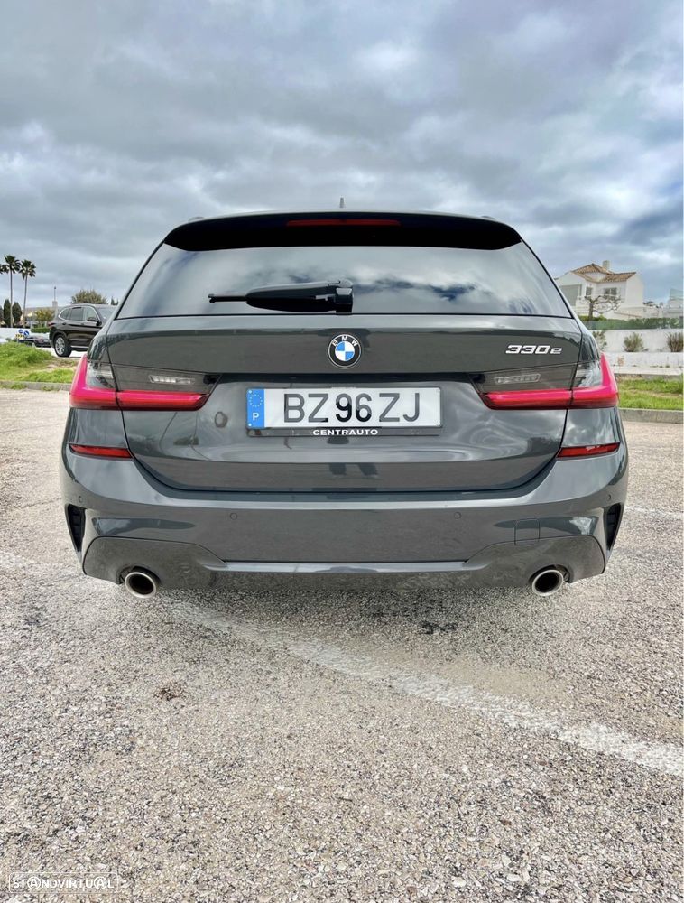BMW 330 - 3