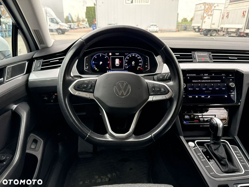 Volkswagen Passat 2.0 TDI SCR DSG Business - 25