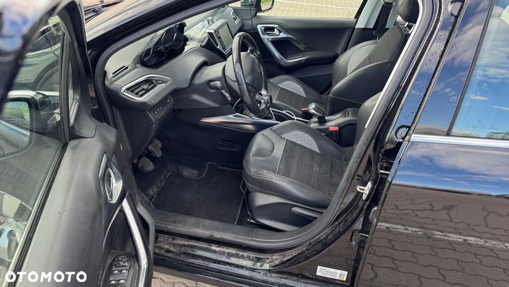 Peugeot 2008 1.6 e-HDi Style S&S - 9