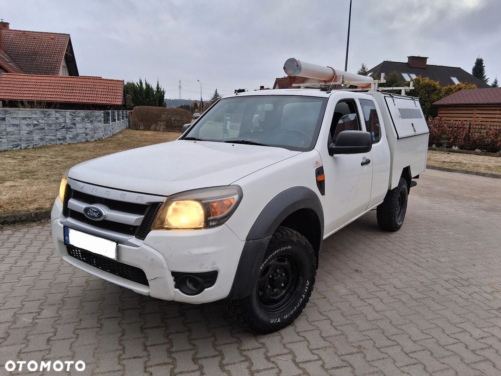 Ford Ranger 2.5 TDCi EC XLT 1 - 2