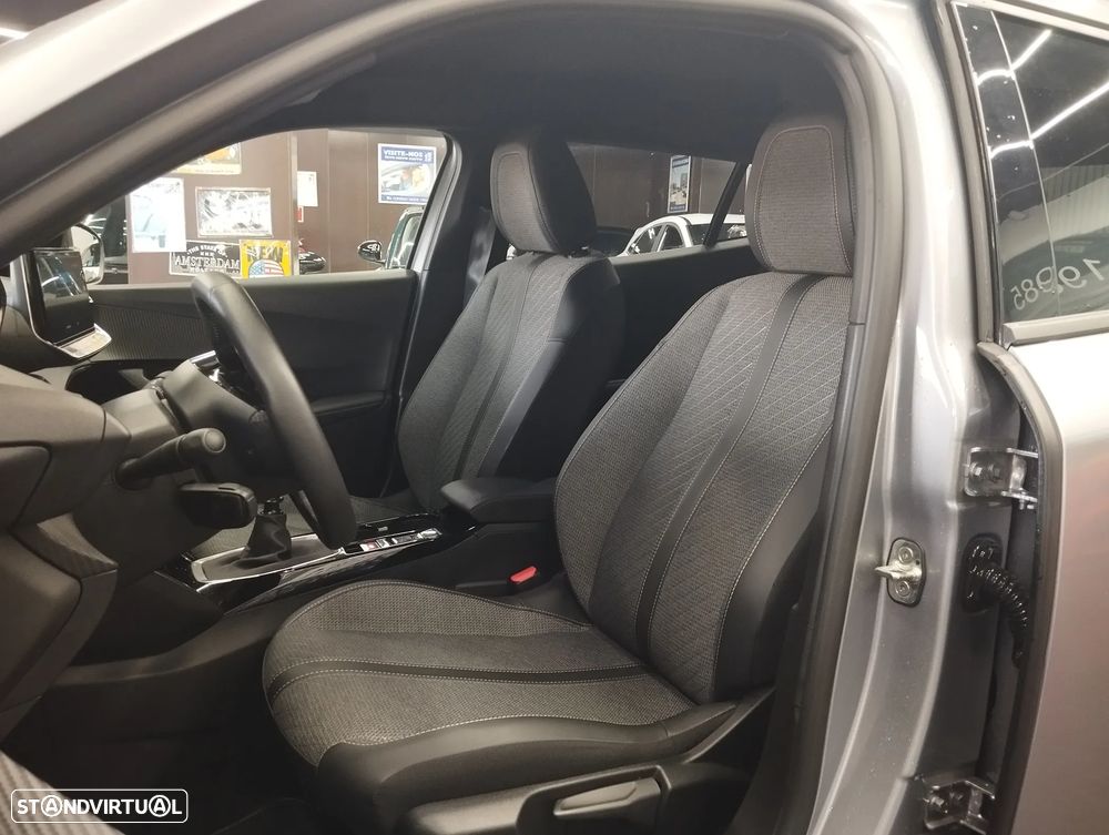 Peugeot 2008 1.2 PureTech Allure - 18