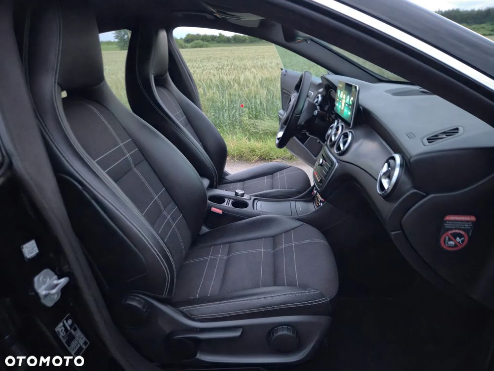 Mercedes-Benz CLA 200 7G-DCT - 10