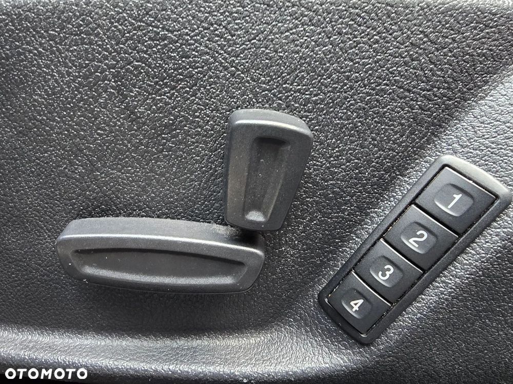 Ford Mondeo 2.5 Titanium X - 35