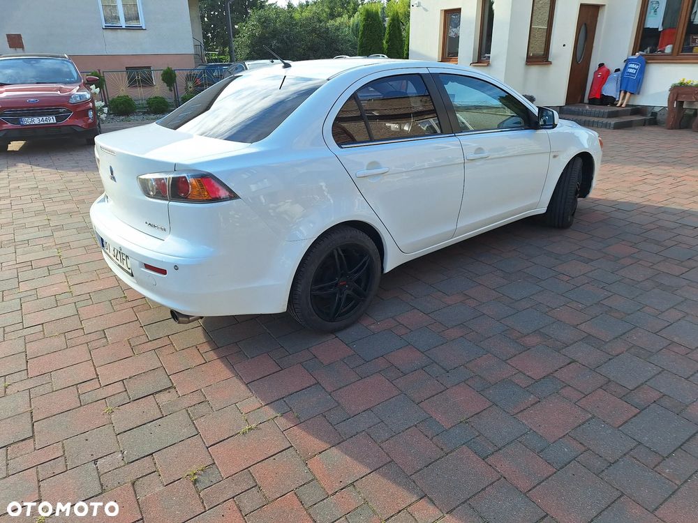 Mitsubishi Lancer 1.6 Inform - 2
