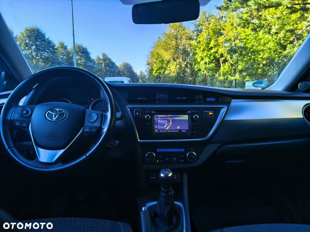 Toyota Auris 1.6 Valvematic Executive - 16