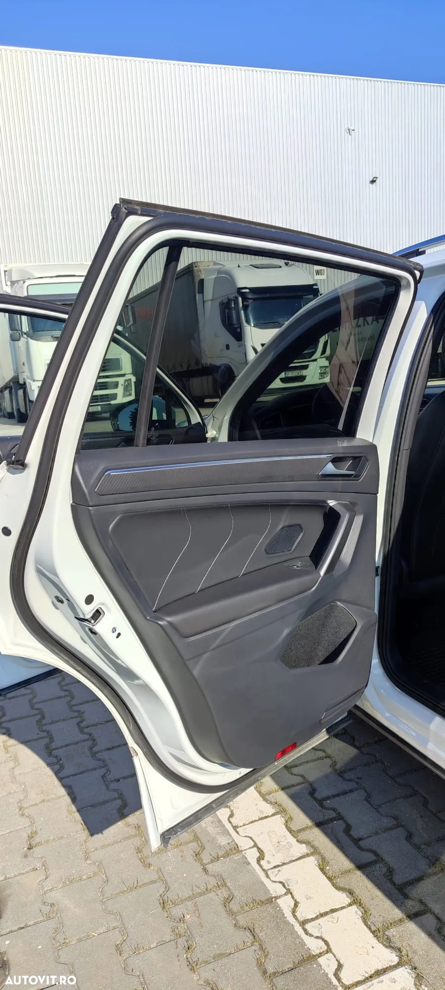 Volkswagen Tiguan Allspace 2.0 TSI 4Mot DSG R-Line - 24