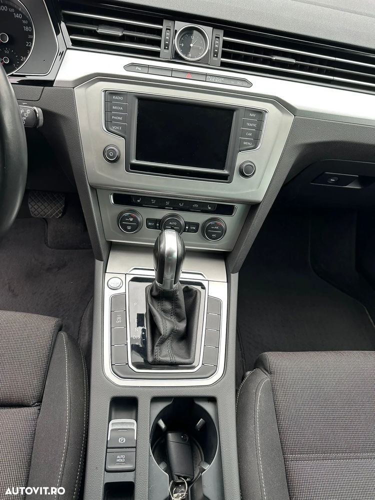 Volkswagen Passat Variant 1.6 TDI (BlueMotion Technology) DSG Comfortline - 15