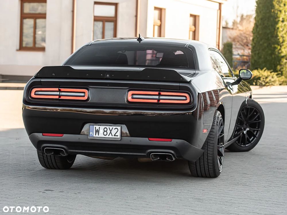 Dodge Challenger 6.4 Scat Pack - 12