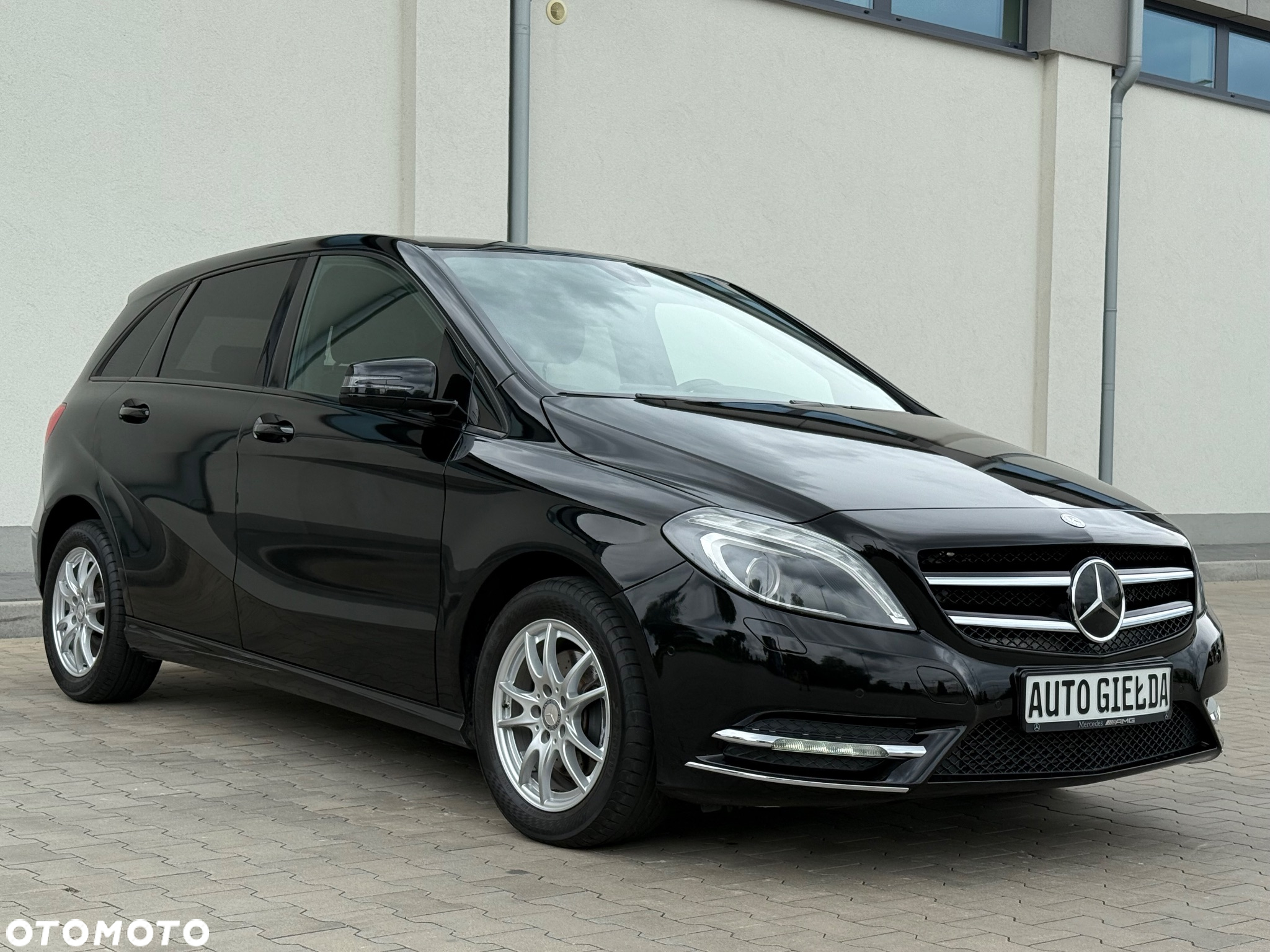 Mercedes-Benz Klasa B 180 UrbanStyle Edition - 2
