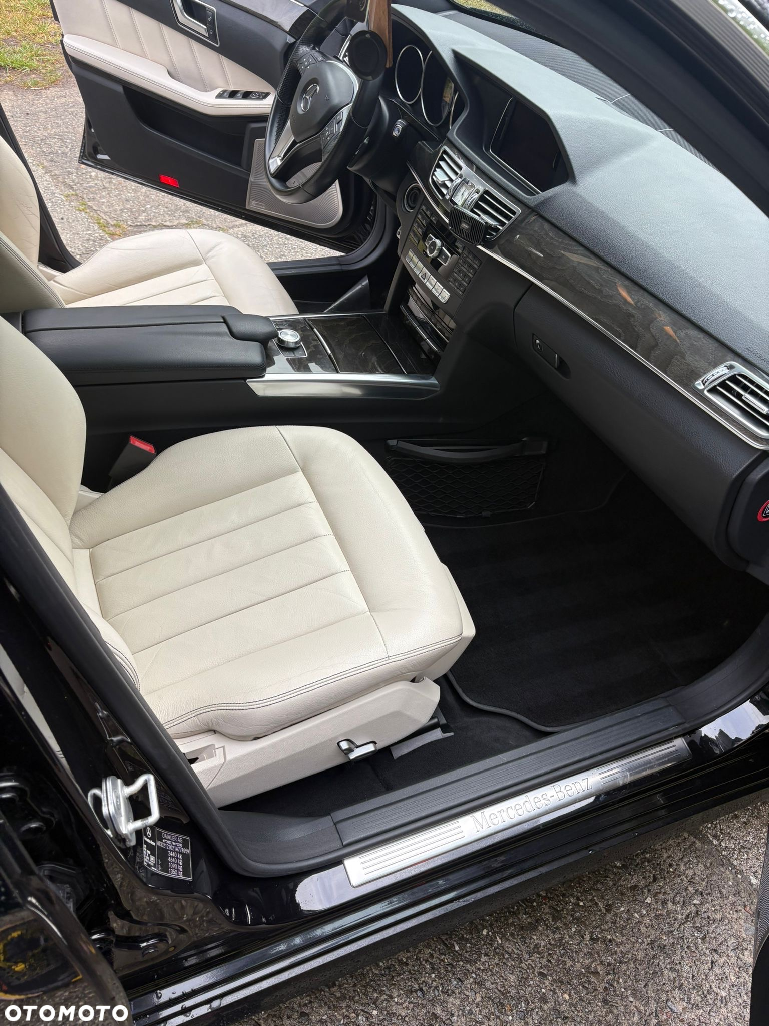 Mercedes-Benz Klasa E 220 T CDI DPF BlueEFFICIENCY Automatik Elegance - 14