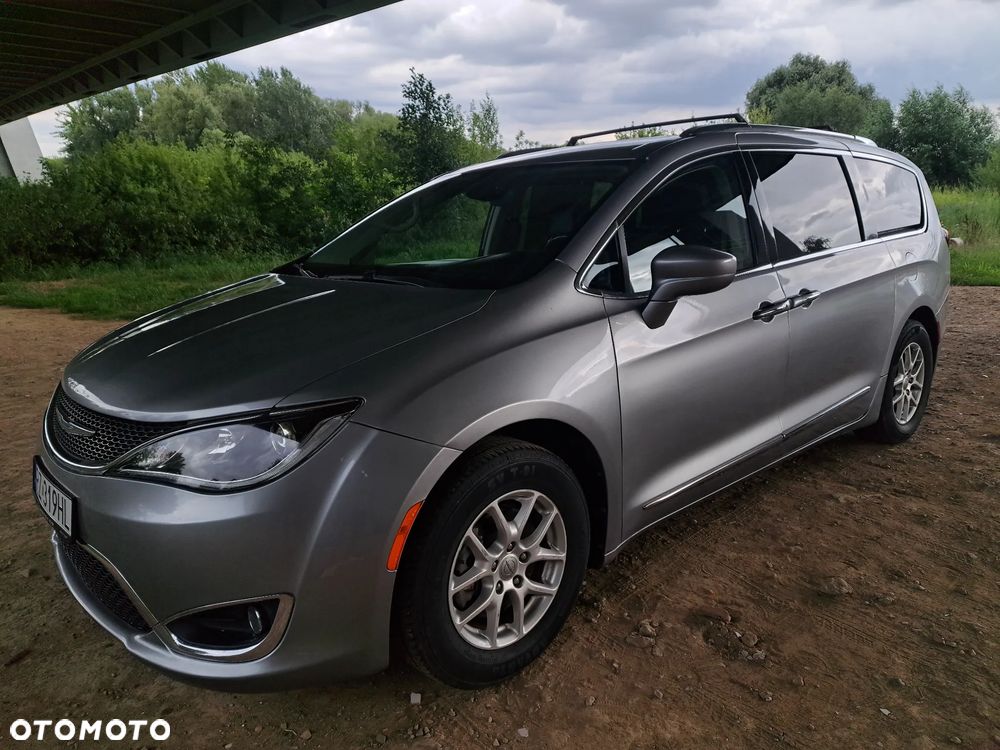 Chrysler Pacifica - 13
