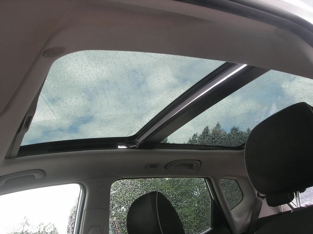 Kia Venga - 25