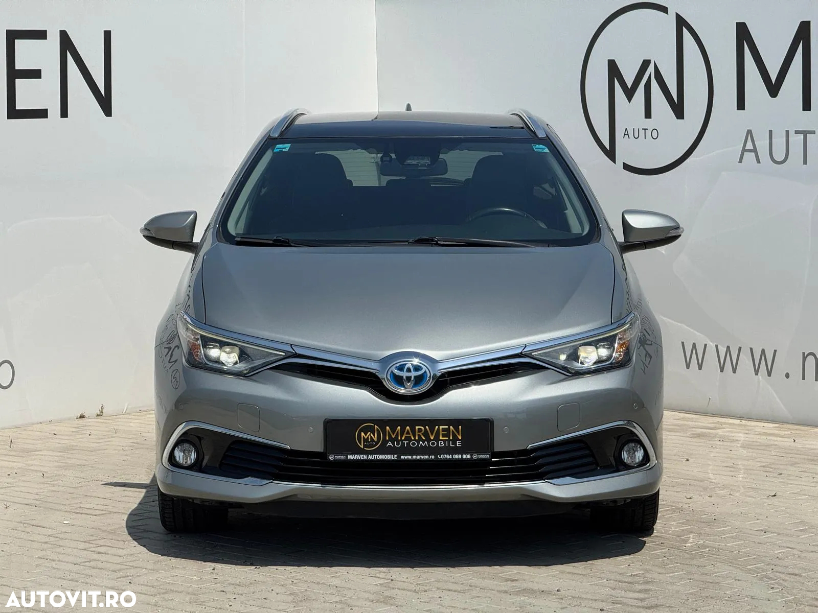 Toyota Auris 1.8 L VVT-i HSD Sol + - 3