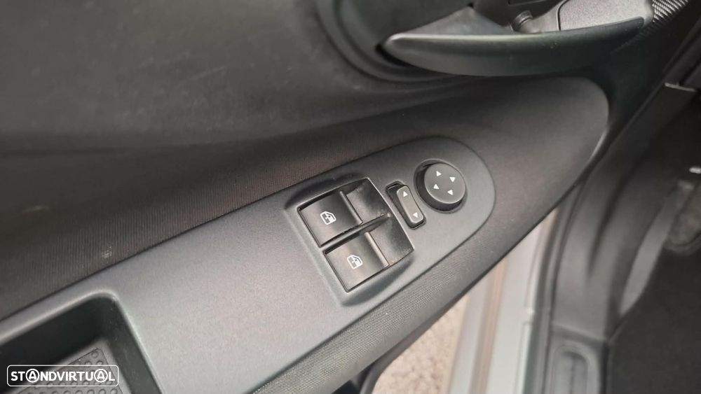 Fiat Punto 1.2 Lounge S&S - 13