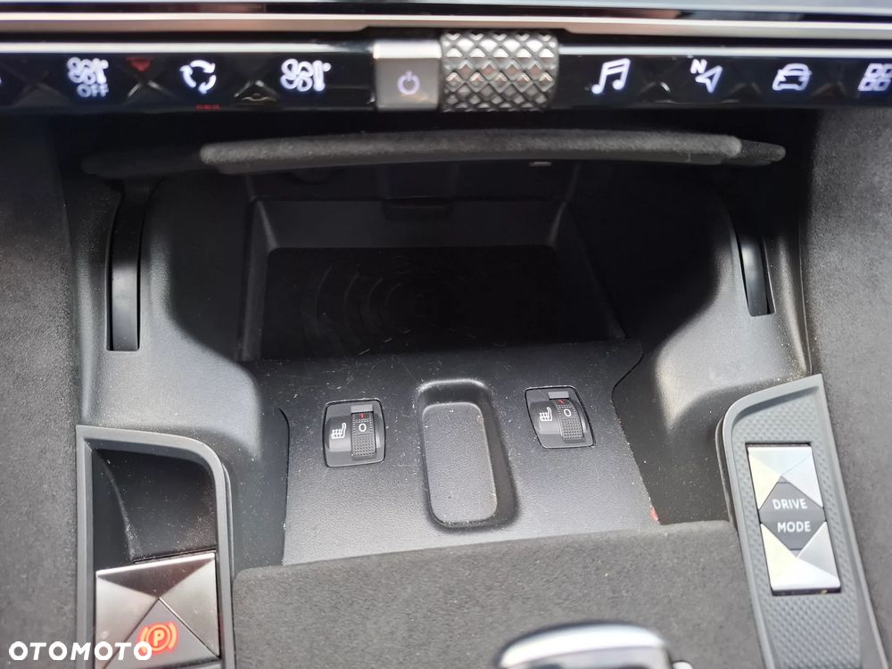 DS Automobiles DS 7 Crossback 2.0 BlueHDi Performance Line + - 14