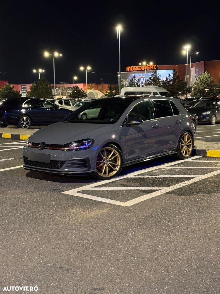 Volkswagen Golf - 28