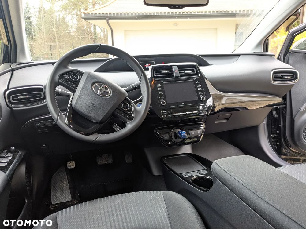 Toyota Prius Hybrid Executive - 24