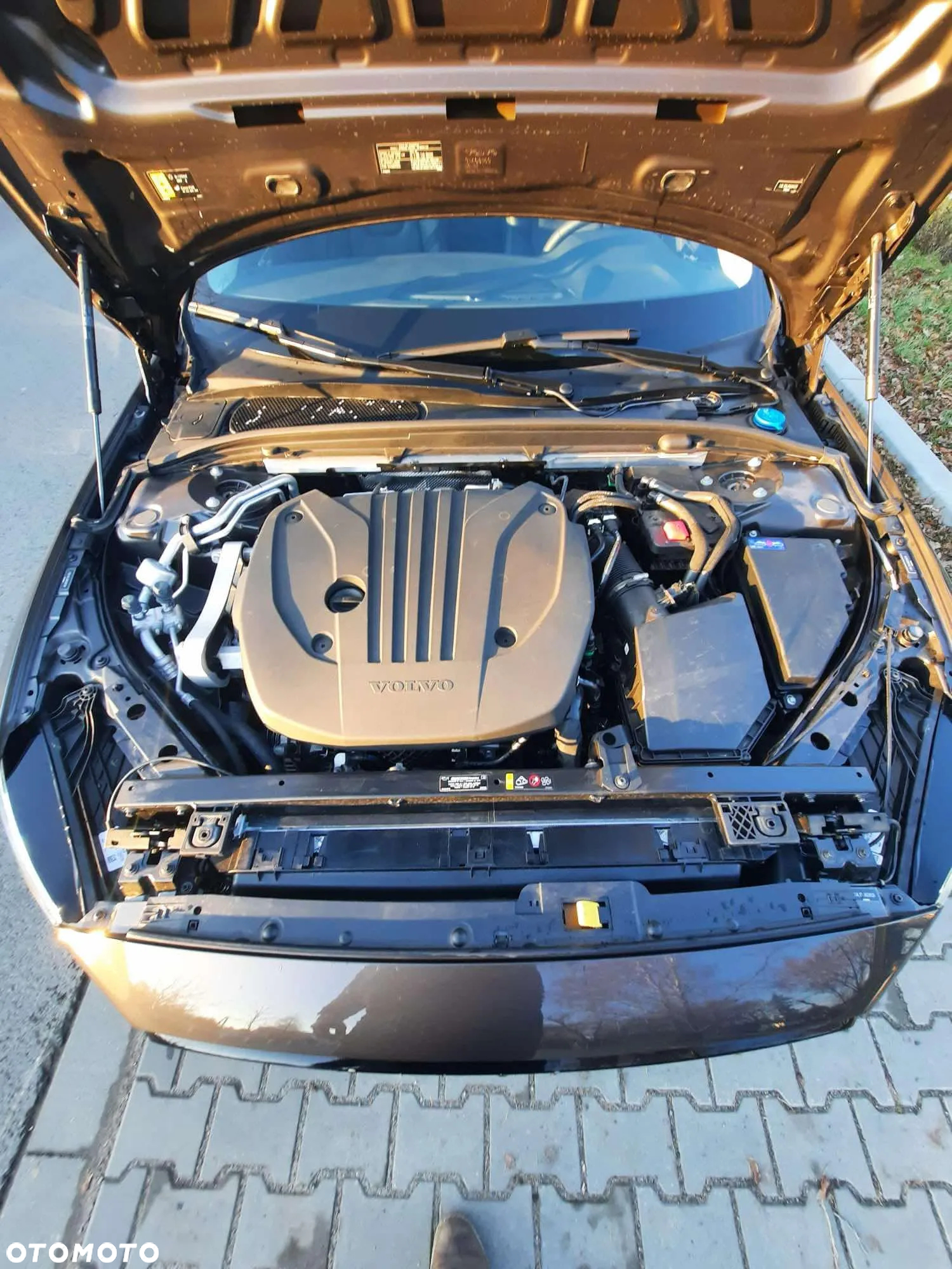 Volvo S60 B5 B AWD Plus Dark - 3