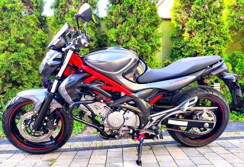 Suzuki Gladius - 22