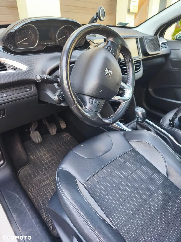Peugeot 2008 1.2 VTi Allure - 6