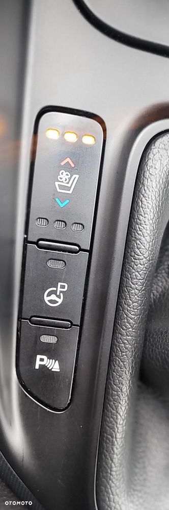 Kia Carens 1.7 CRDi 136 Fifa World Cup Edition - 26