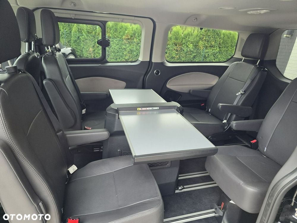Ford Tourneo Custom - 31