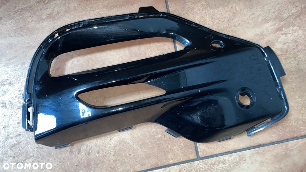 KRATKA HALOGENU ZDERZAKA PRAWA PRZÓD M PAKIET BMW X5 G05 8073440 - 1