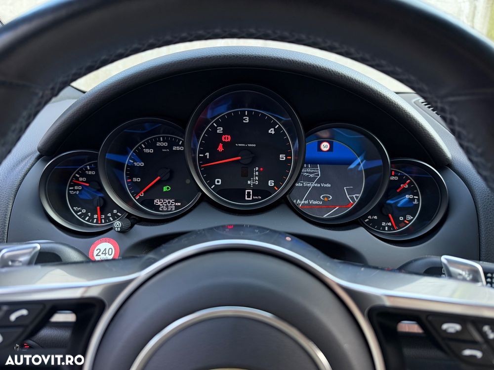 Porsche Cayenne Platinum Edition - 22