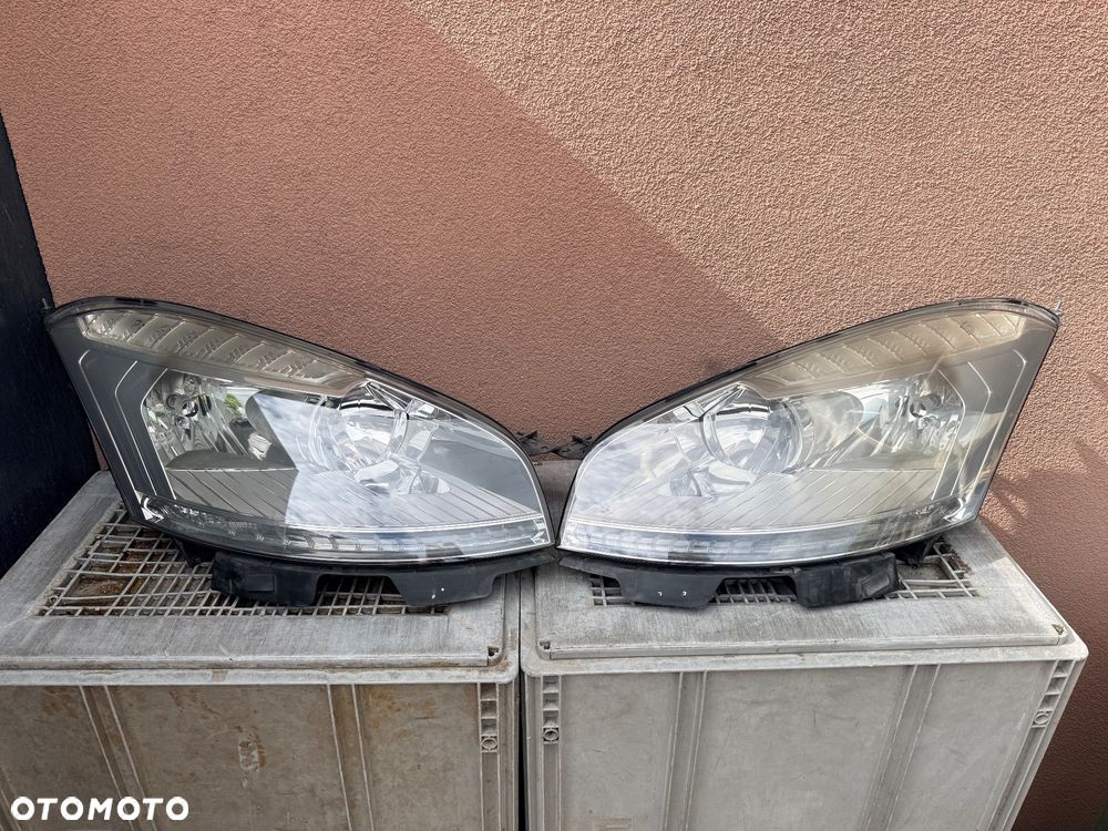 Lampa przednia CITROEN C4 PICASSO I LIFT KOMPLET EUROPA HELLA ŁADNE 1 AUTO - 1