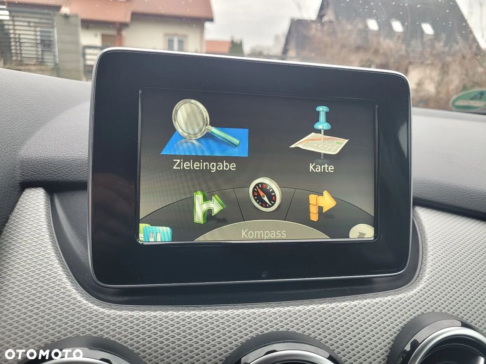 Mercedes-Benz Klasa B 180 UrbanStyle Edition - 9