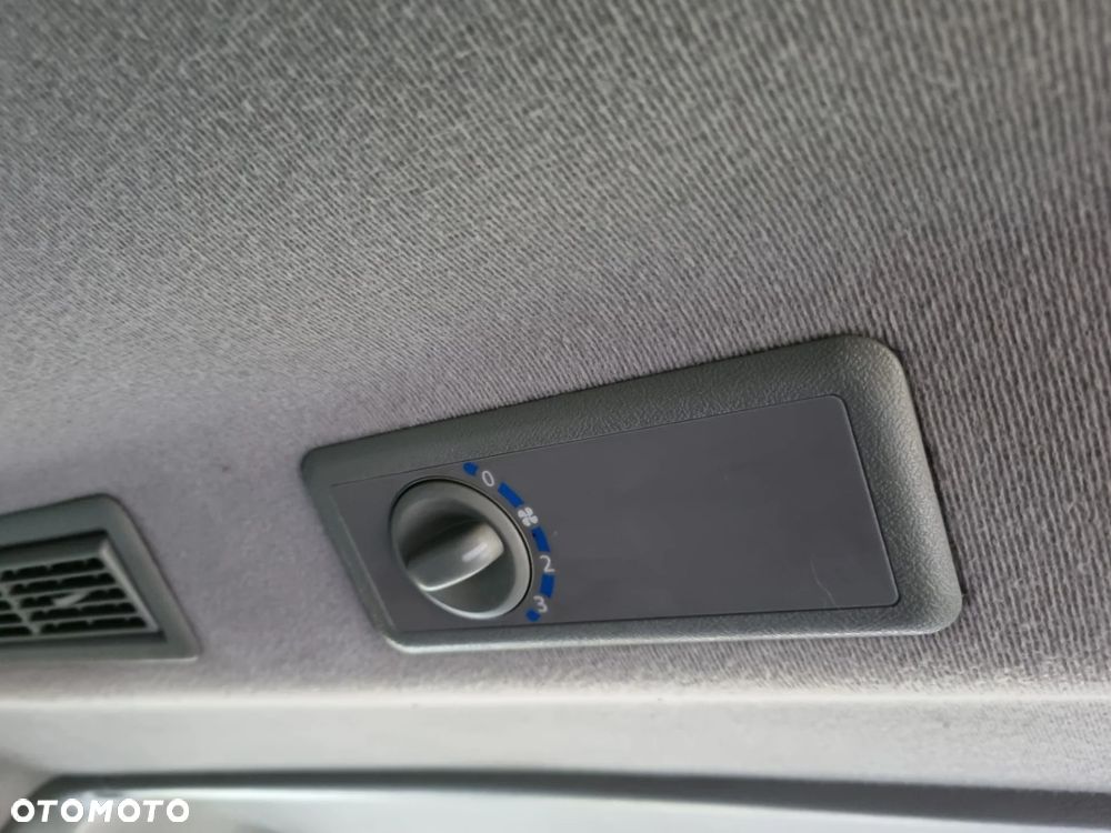 Opel Vivaro - 25