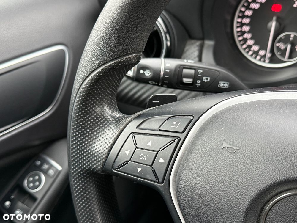 Mercedes-Benz GLA - 19