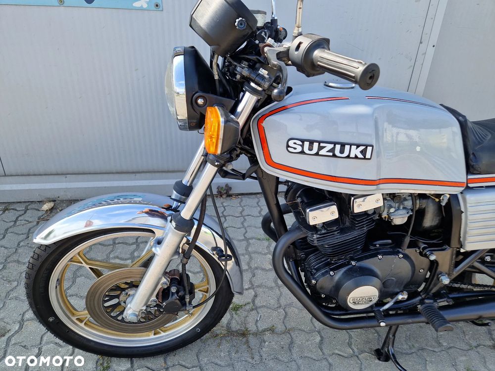 Suzuki GSX - 26