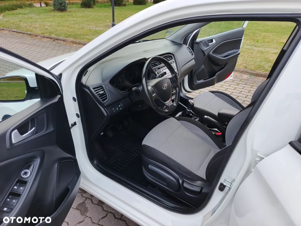 Hyundai i20 1.1 CRDi Style - 19