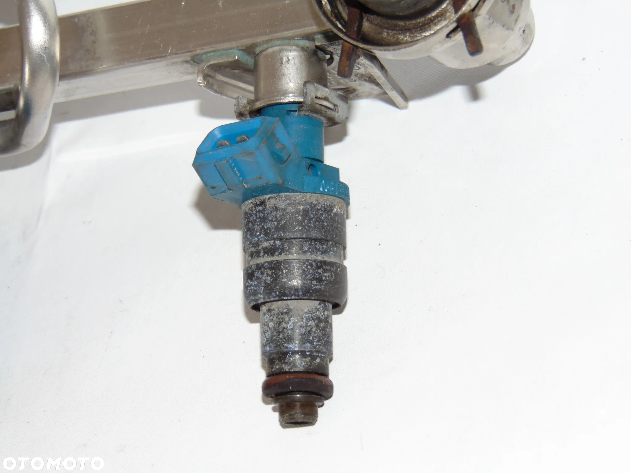 KOMPLET wtryski wtrysk paliwa 06B133551 VW Volkswagen Passat Audi A4 B5 benzyna 1.6 - 5