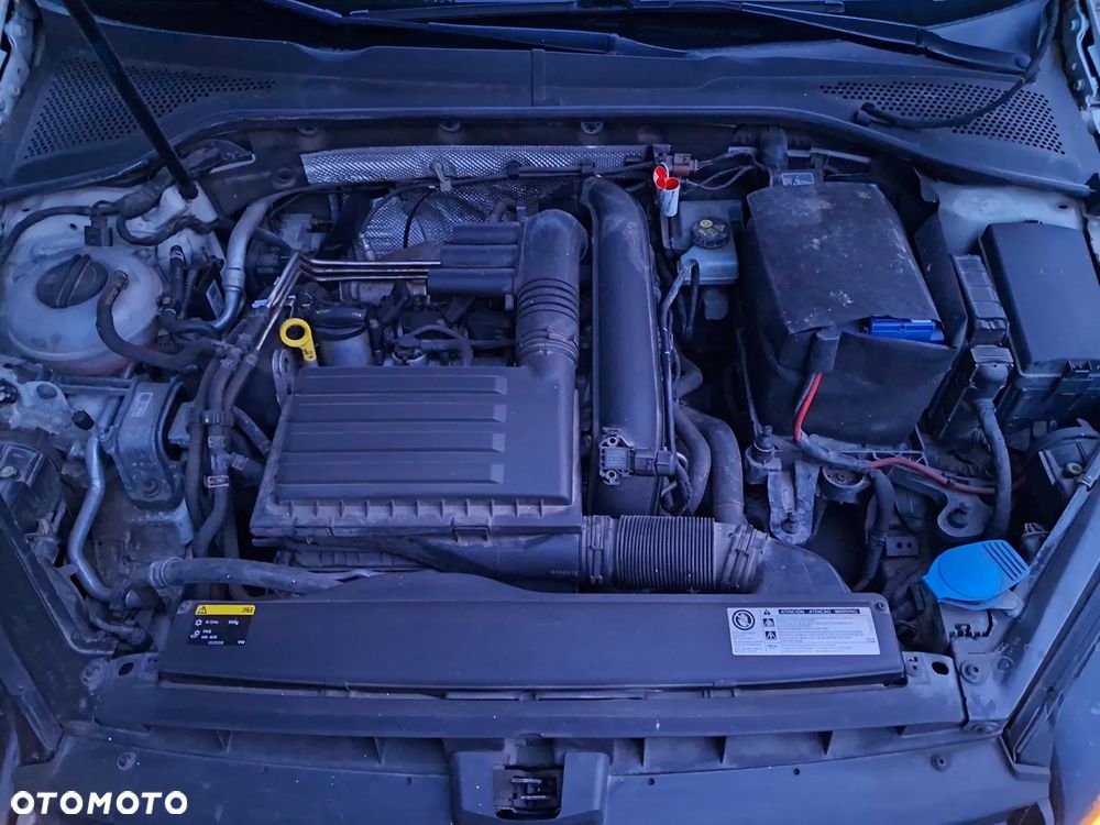 Volkswagen Golf 1.2 TSI BlueMot Comfortline - 17