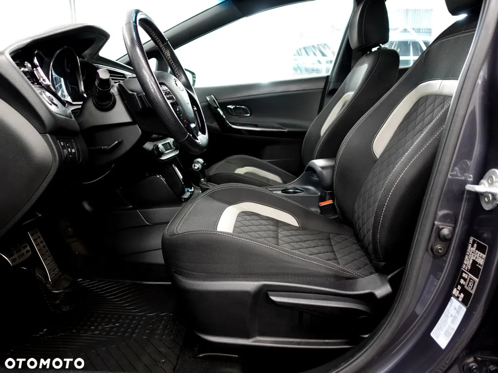 Kia Ceed 1.6 CRDi SCR GT-Line DCT - 14