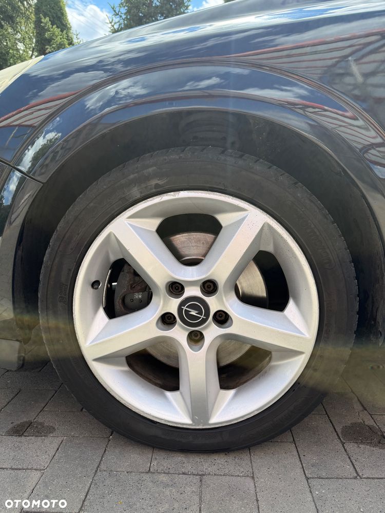 Opel Astra 2.0 T Cosmo - 8