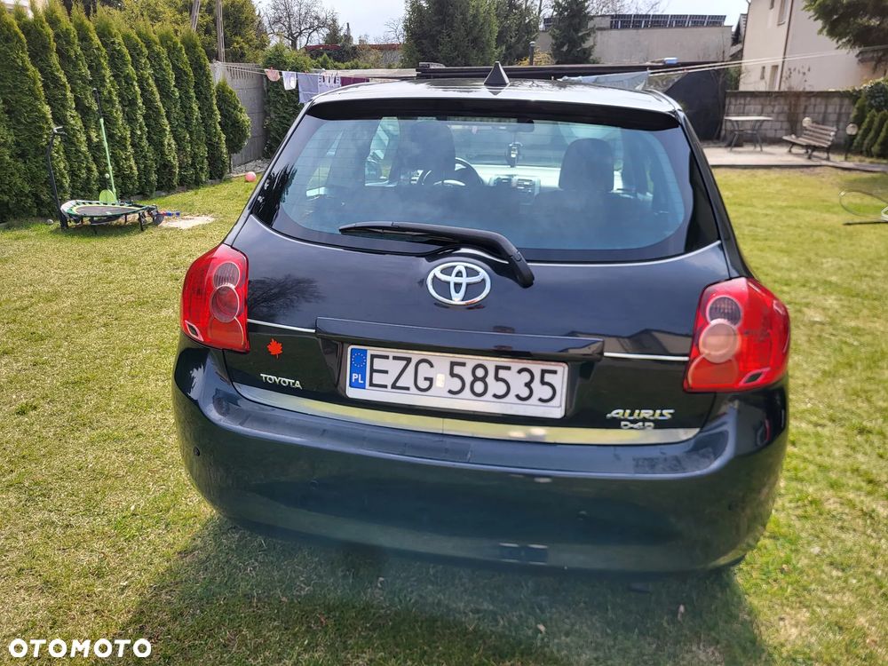 Toyota Auris 2.2 D-4D D-CAT - 6