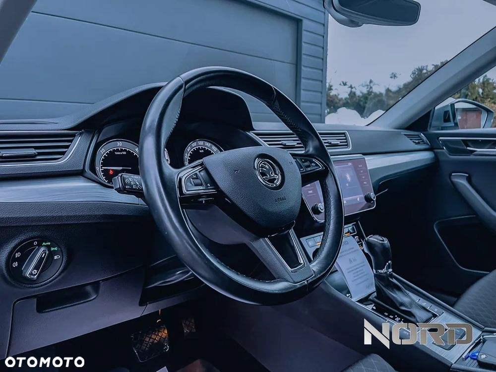 Skoda Superb 2.0 TDI Ambition DSG - 14