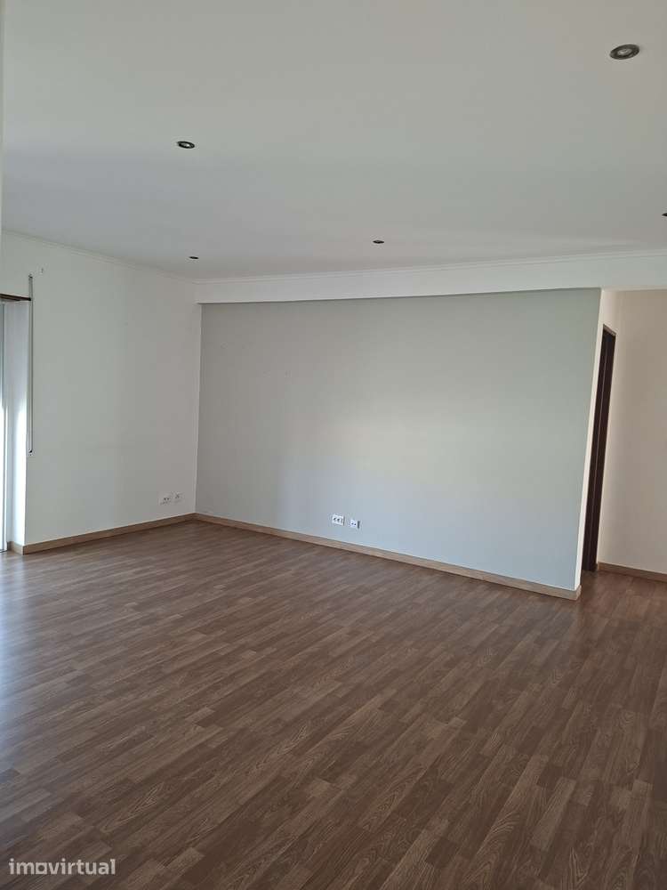 Arrenda-se apartamento T2 Algueirão - Grande imagem: 2/16