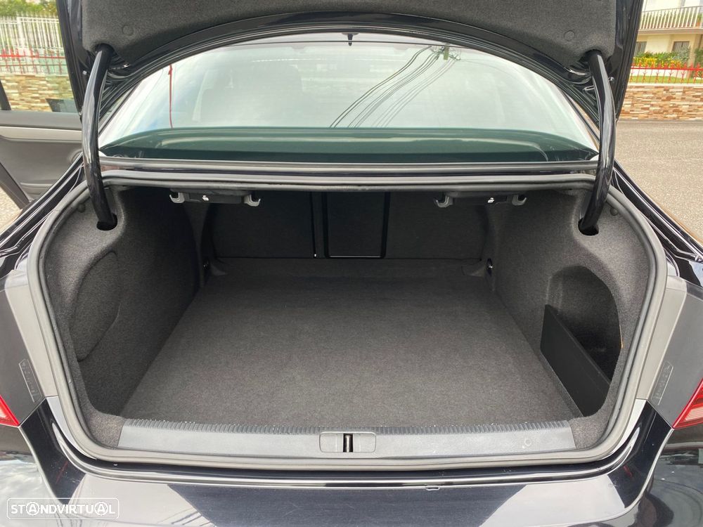 VW Passat CC 2.0 TDi BlueMotion - 14