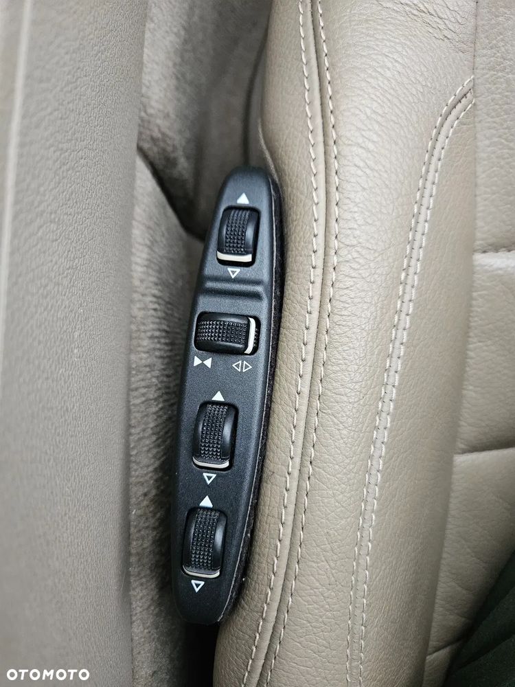 Mercedes-Benz Klasa E 350 CDI BlueEff - 12