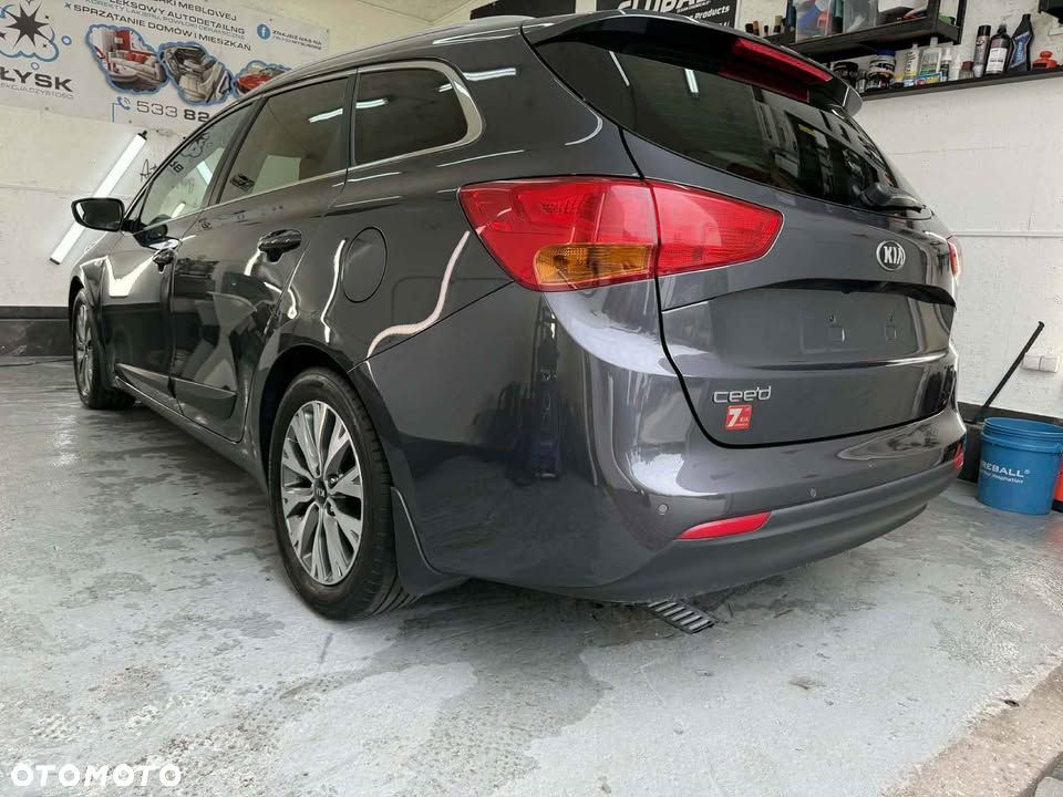 Kia Ceed - 12