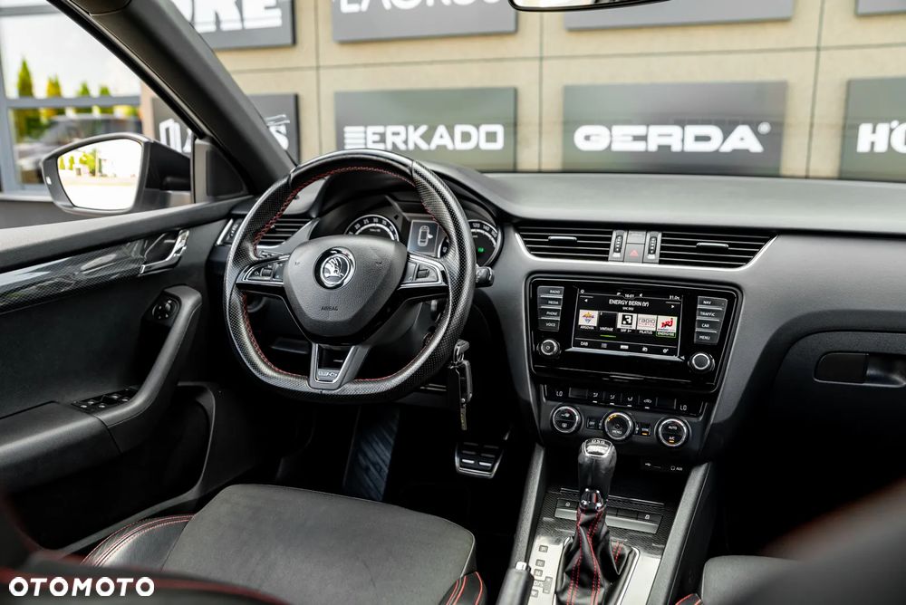 Skoda Octavia 2.0 TDI DSG RS - 20