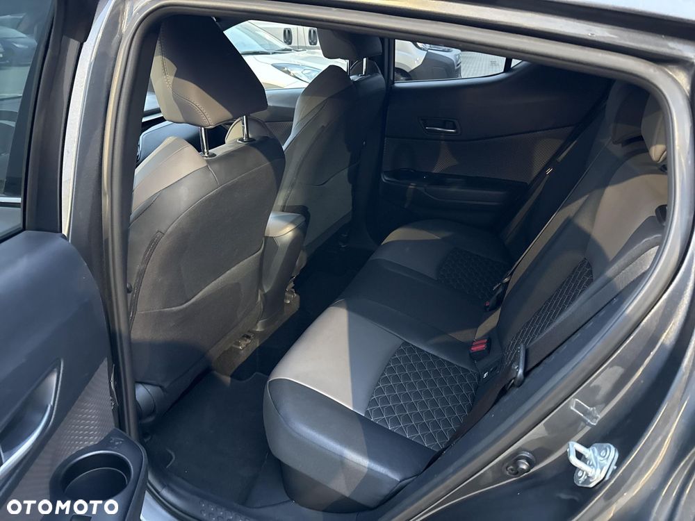 Toyota C-HR 2.0 Hybrid Executive - 12