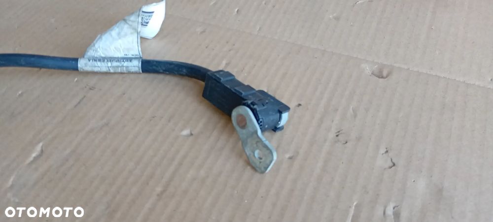 Klema plusowa akumulatora Fiat 500E 00521390550 - 3