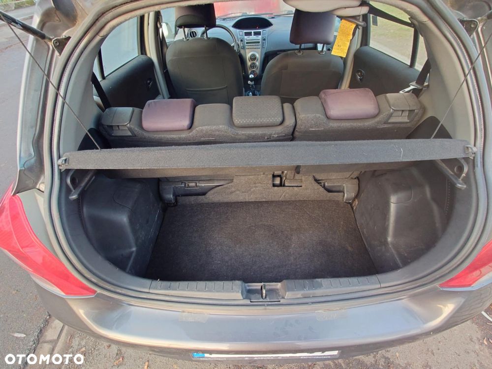 Toyota Yaris 1.0 VVT-i Luna - 11